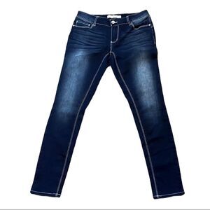 CATO est. 1946 denim jeans w/ whiskering & lots of stretch five pockets low rise